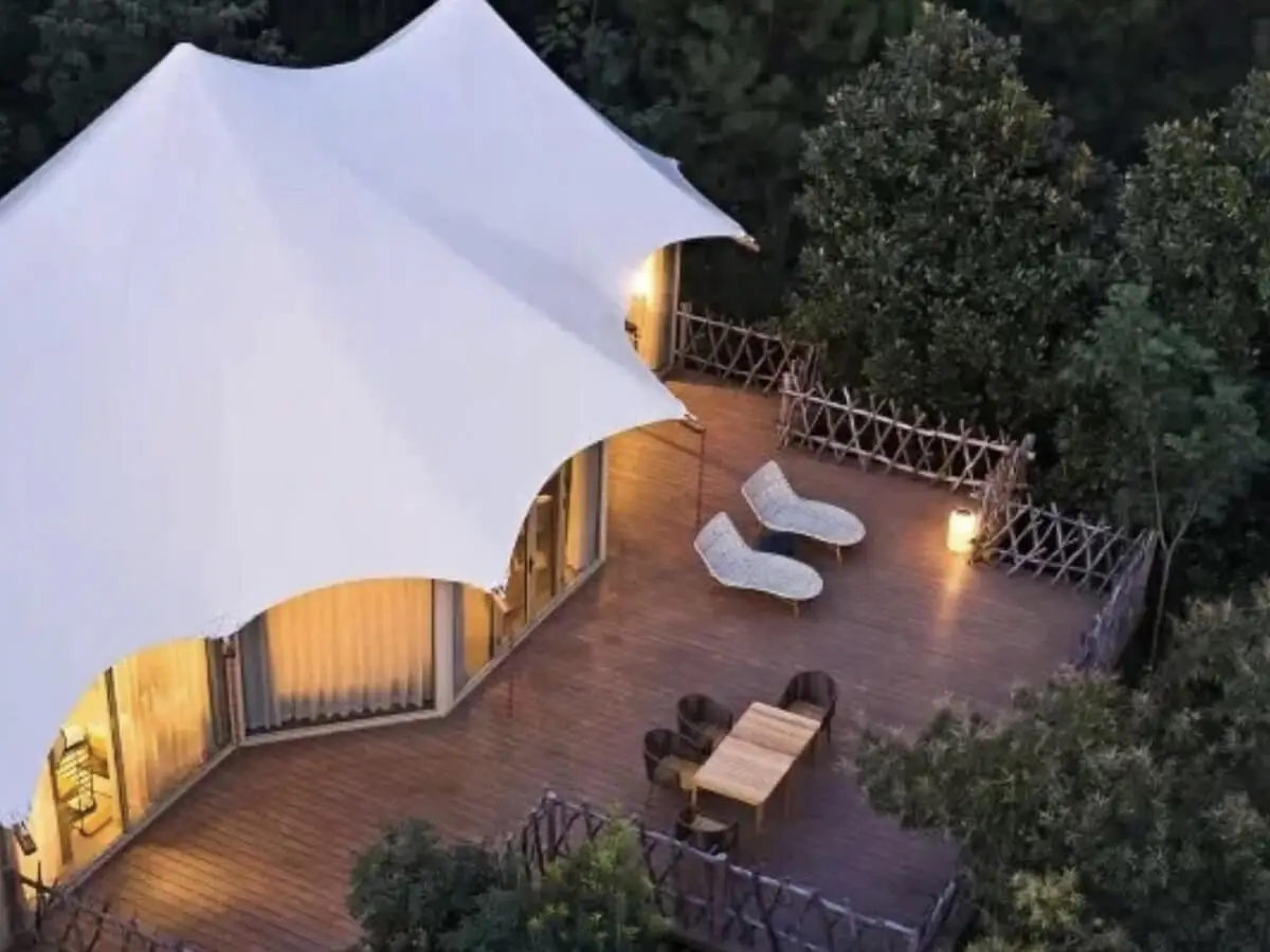 bubble tent and luxury camp