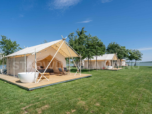 星野上 • 帐篷建筑案例 | 天津东丽在湖边度假营地